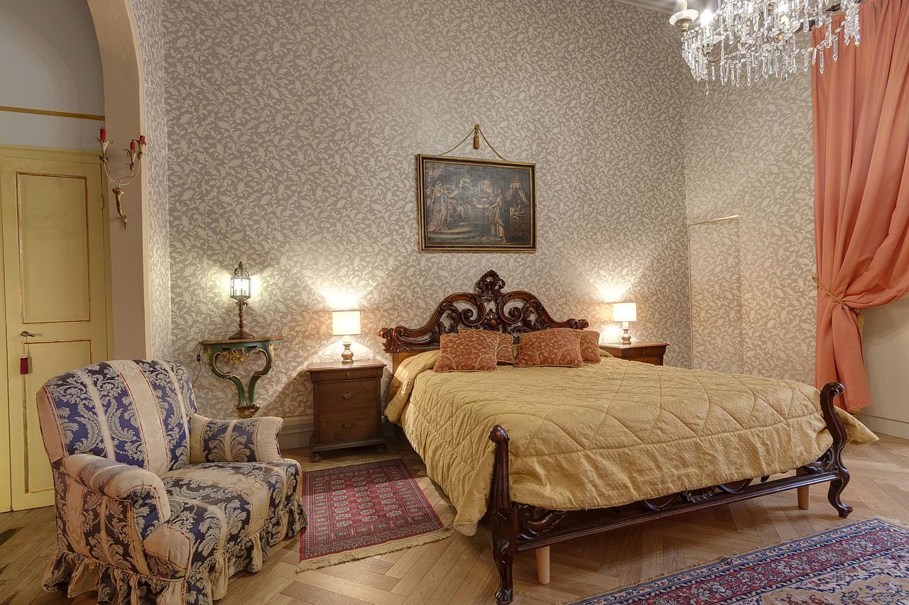 Palazzo Bucciolini Apartment Florence Room photo